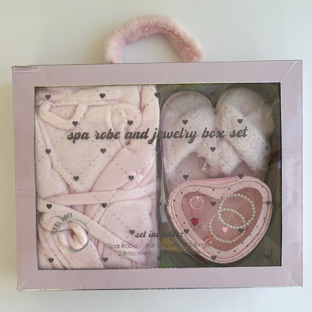 GIFT SET for Girls age 6+ Spa Robe Fur Slippers Jewelry Case Rings Bracelets